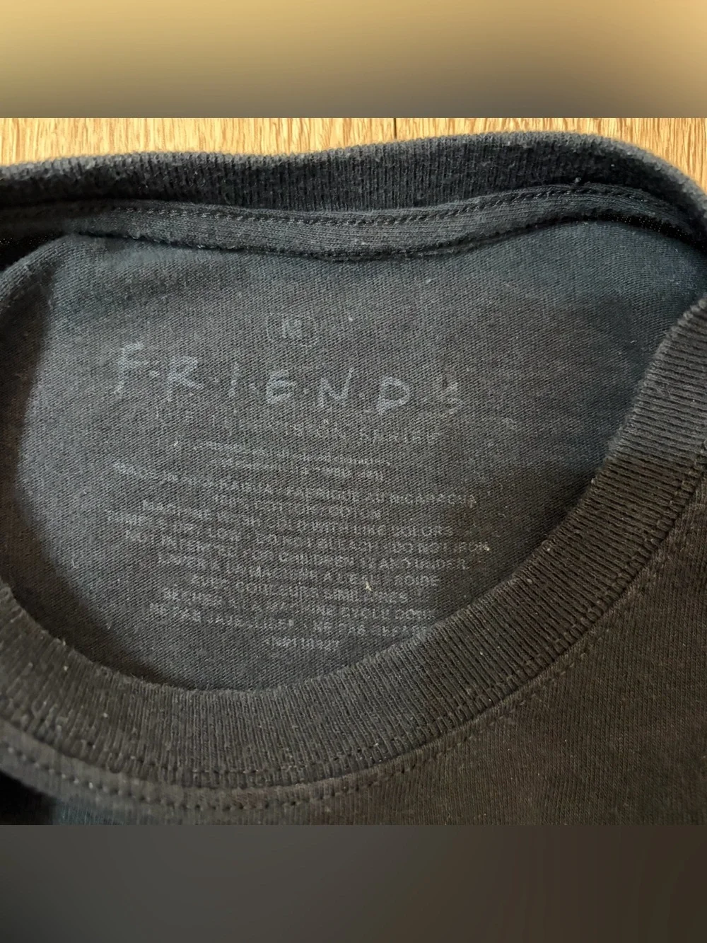FRIENDS Cropped Tee - Picture 3 of 3